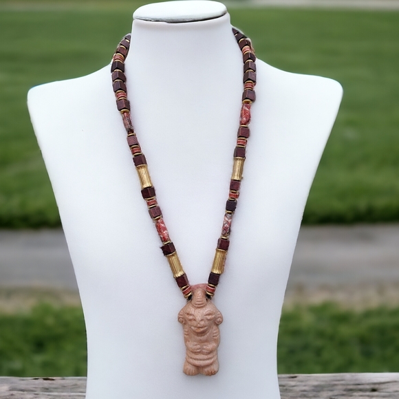 Ancient primitive Mayan clay talisman and stone necklace - Picture 10 of 10